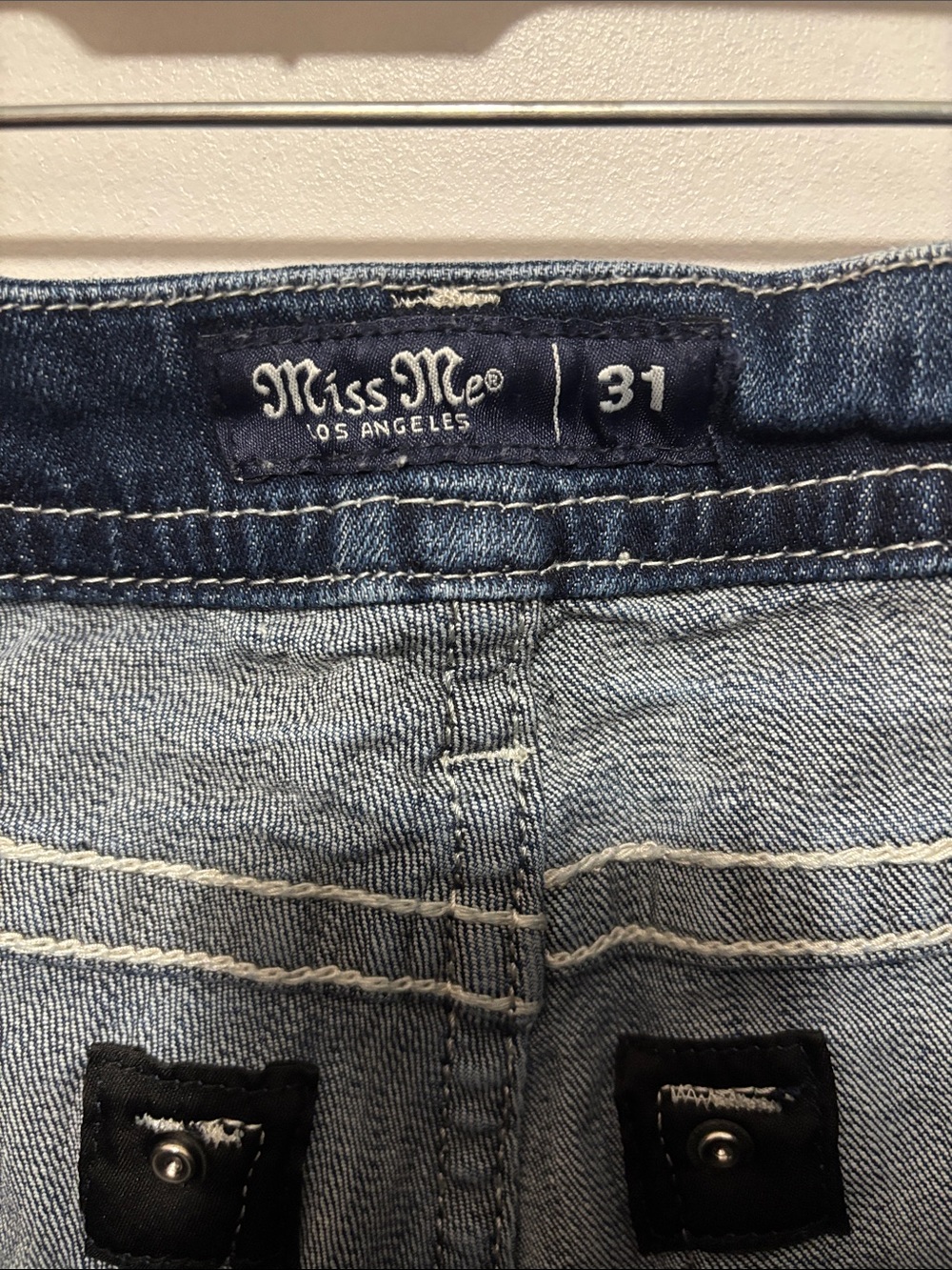 Miss Me Mid Rise Denim Shorts Style E3444H70 Size 31 - Picture 4 of 5